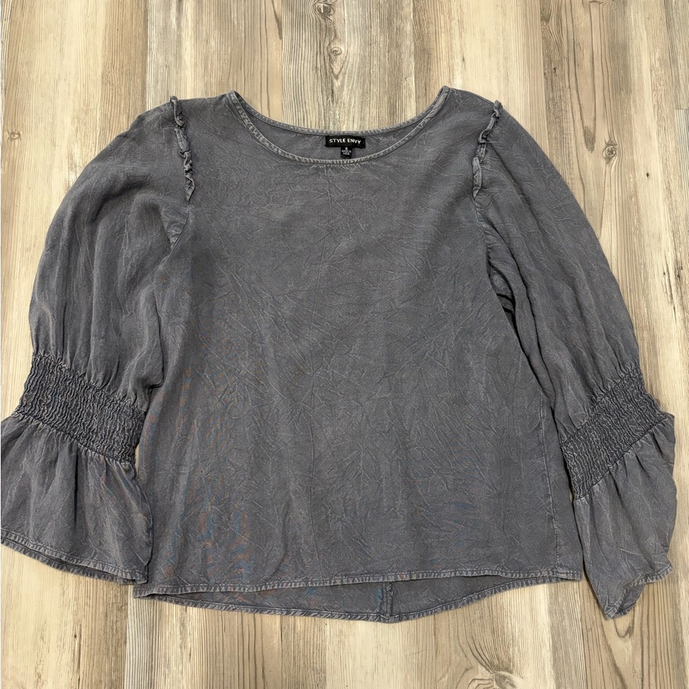 Style Envy Boho Style Shirt with Bell Sleeves Size Small